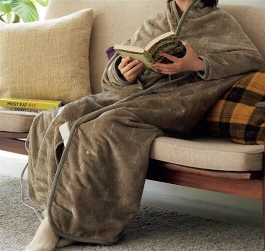 ガウンのように着られる 電気マルチブランケット